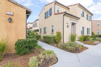 Building Photo - Beautiful 4 Bedroom Home in Murrieta!