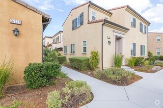 Building Photo - Beautiful 4 Bedroom Home in Murrieta!