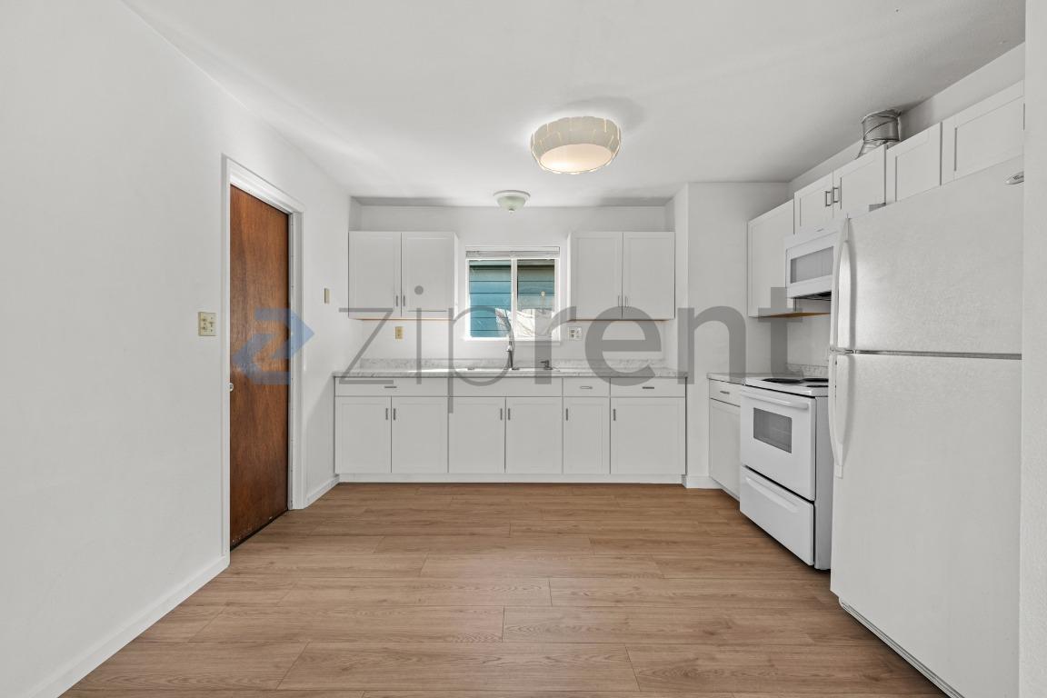 Building Photo - 12 Post St