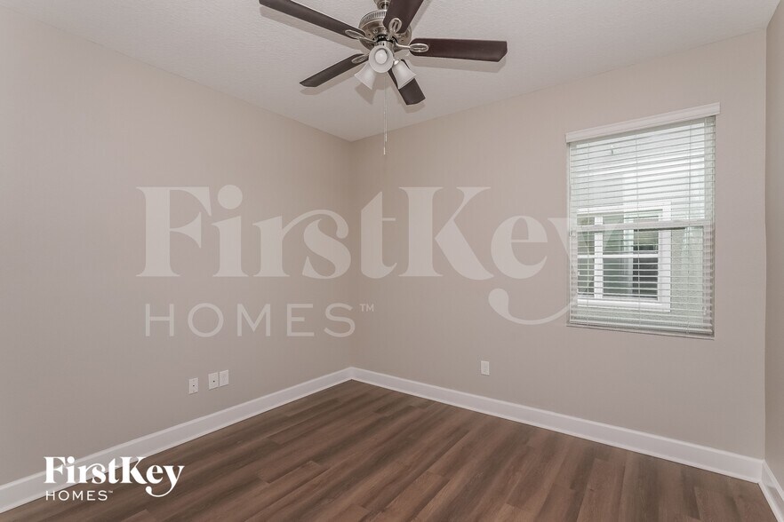 Building Photo - 7512 Lantern Park Ave