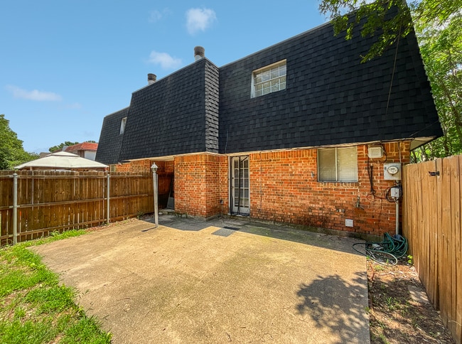 Building Photo - Charming Home in North Arlington