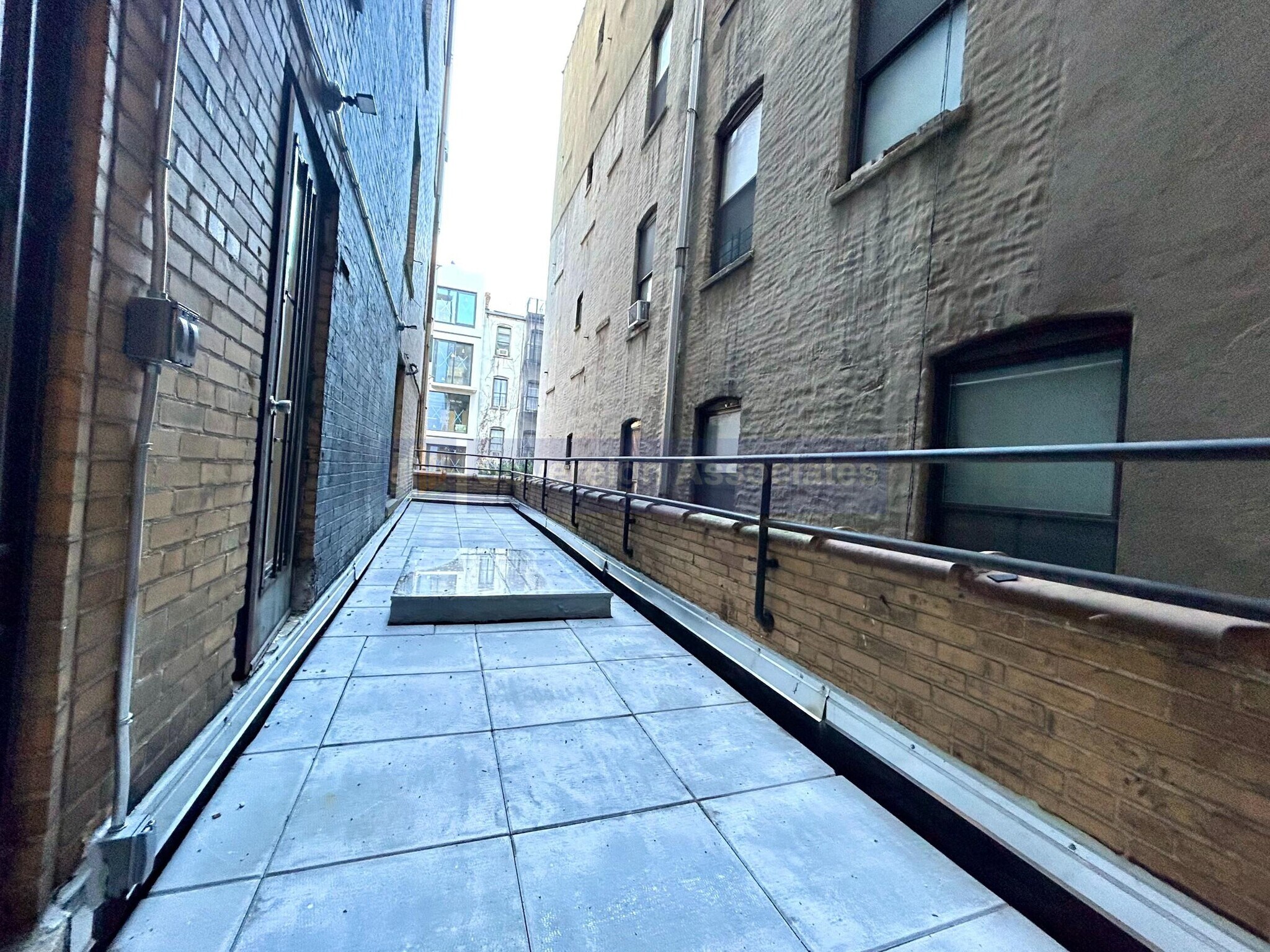 Building Photo - 77 W 104th St
