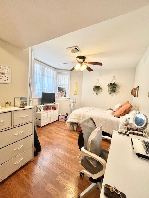 Building Photo - 719 Parker St