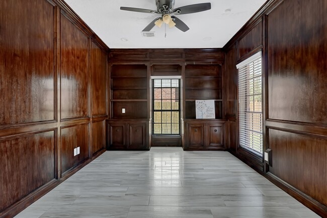 Building Photo - 3555 Ashfield Dr