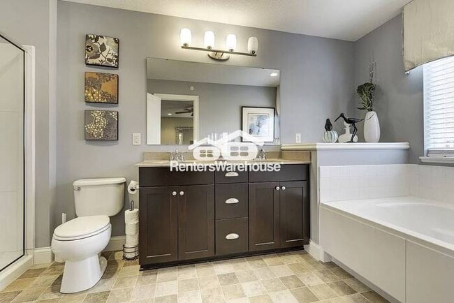 Building Photo - Executive Townhome in Stonemills Community...