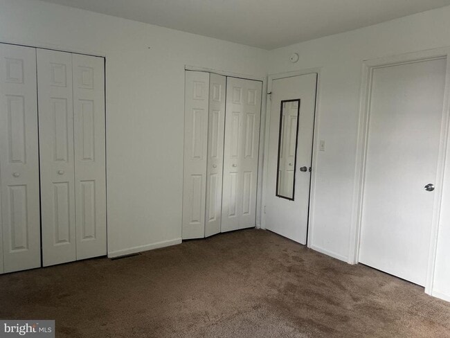 Building Photo - 325 Barley Dr