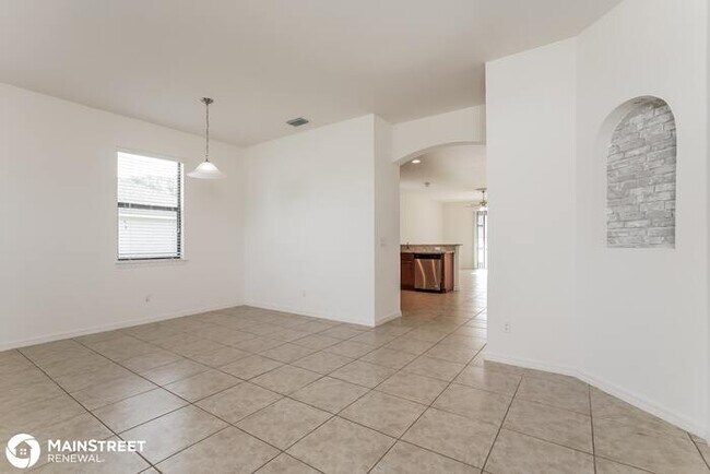 Building Photo - 945 SW 6th Pl