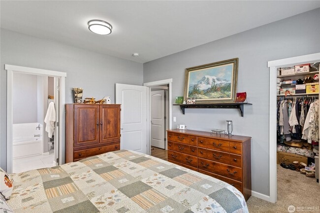 Building Photo - Like-New 3 bed 2 bath w/ Garage