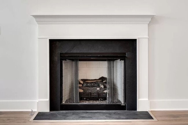 Building Photo - 7425 Twill Hts Lp