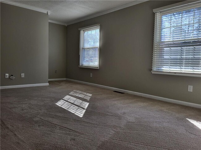 Building Photo - 1731 Twin Brooks Dr SE