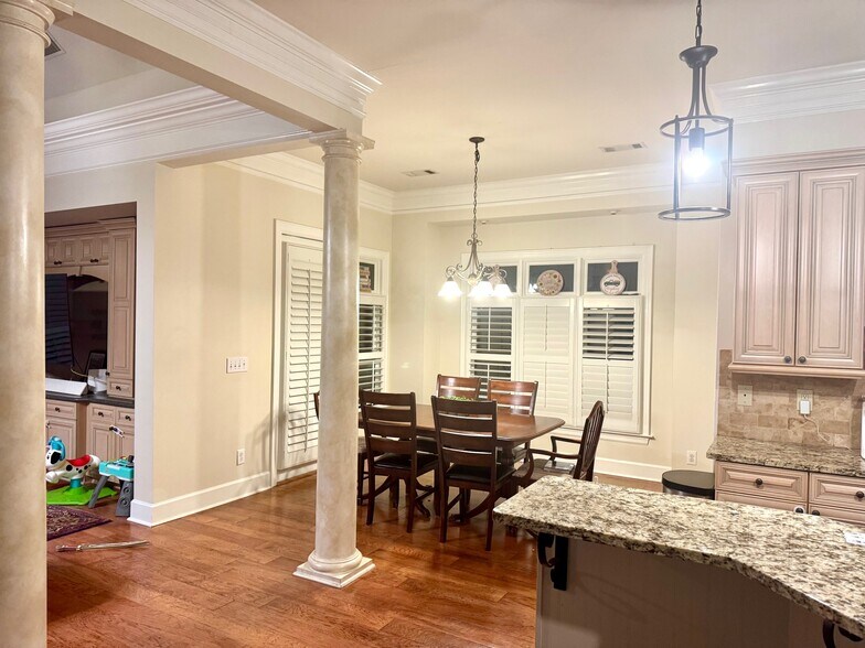 Building Photo - 8611 Wynford Pl