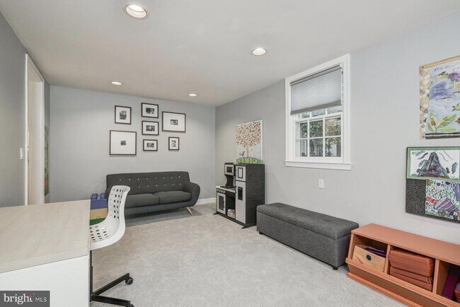 Building Photo - 6007 Welborn Dr