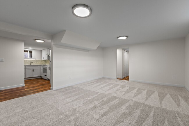 Building Photo - 4bd/2.75ba Seattle Home