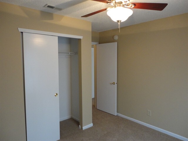 Building Photo - 9211 Wandflower Dr