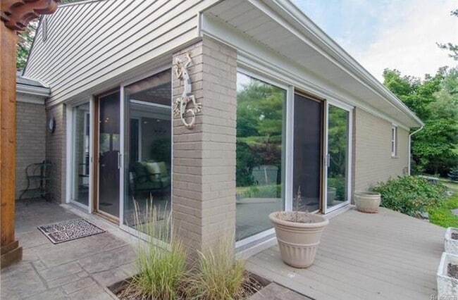 Building Photo - 3275 Chickering Ln