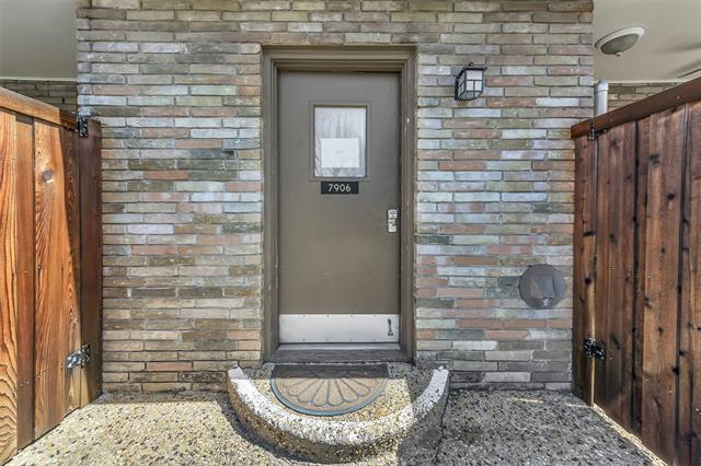 Building Photo - 7906 Royal Ln