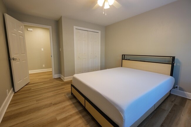 Building Photo - 1501 Sharon Rd