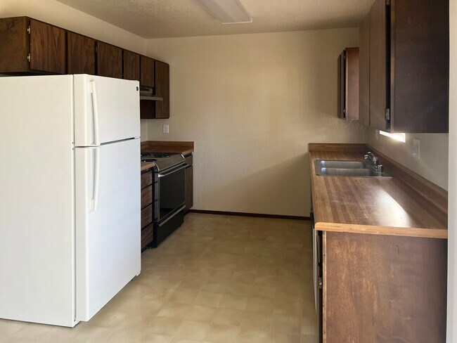 Building Photo - 2368 Blue Jay Ct