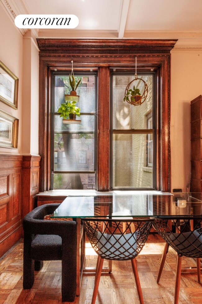 Building Photo - 62 W 87th St