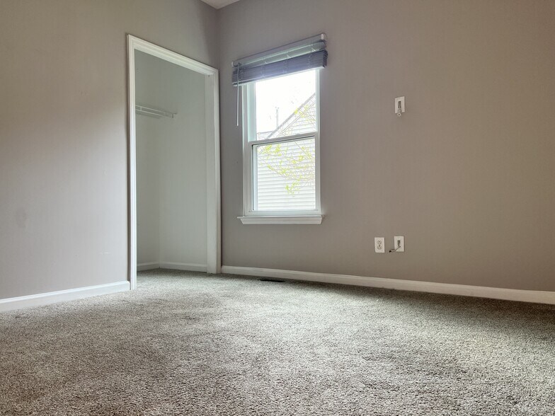 Building Photo - 1509 Sudbury Ct