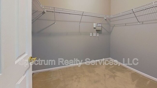 Building Photo - 3907 Summer Grove Way N