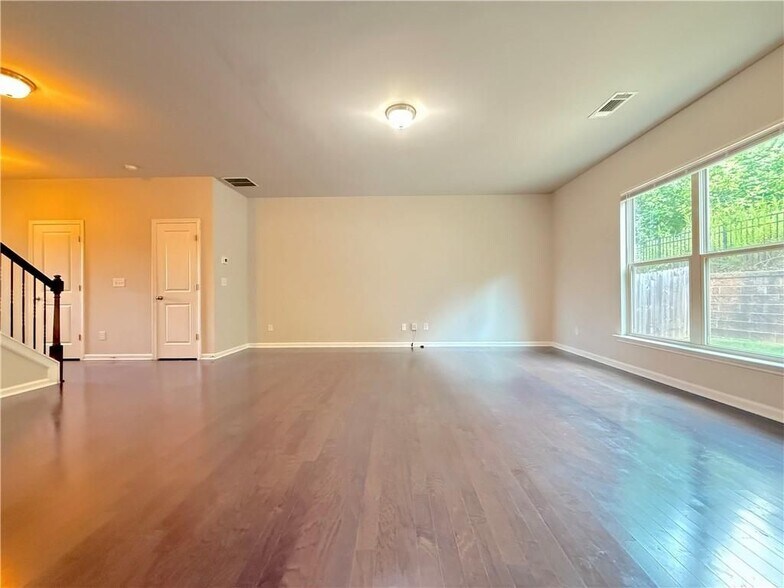 Building Photo - 1739 Charcoal Ives Rd