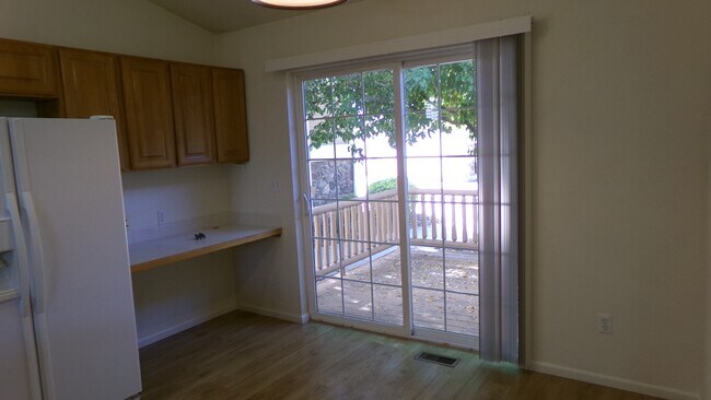 Building Photo - 217 Rock Bridge Ln