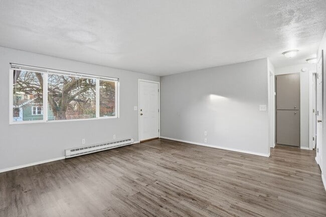 Building Photo - 1334 W Garland Ave