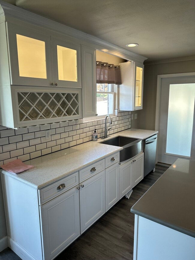 Building Photo - 2 N Delaware Ave