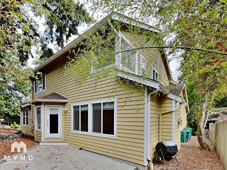 Building Photo - 13327 2nd Ave NE