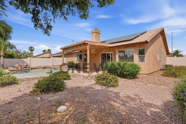 Building Photo - 819 E Cindy St