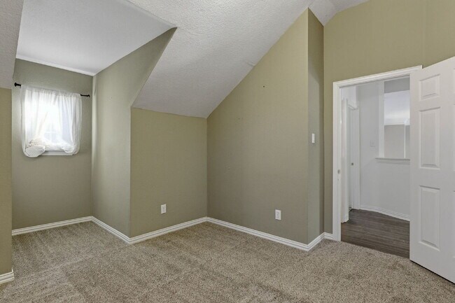 Building Photo - "Exceptional 3-2.5-2 with Flexible Living and Greenbelt Privacy!"