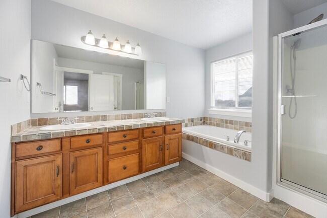 Building Photo - 5919 S Harrington Way