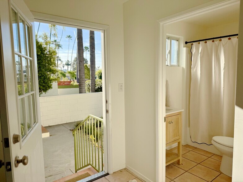 Building Photo - 2300 Pisani Pl