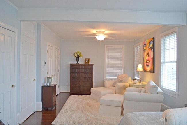 Building Photo - 16 S Somerset Ave