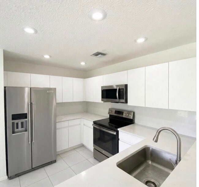 Building Photo - 10533 Mendocino Ln