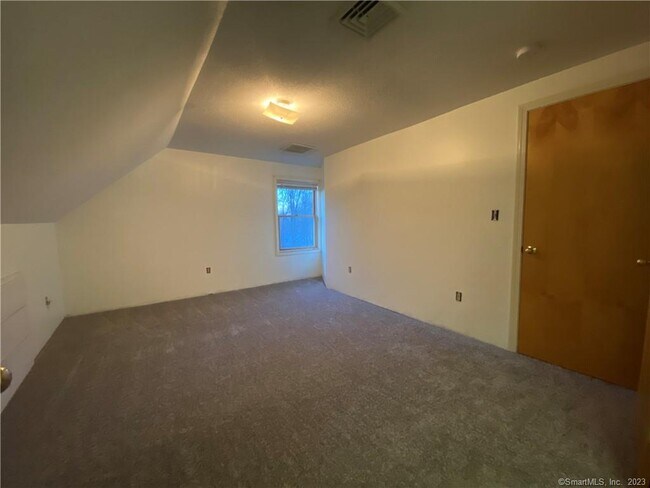 Building Photo - 247 Felt Rd