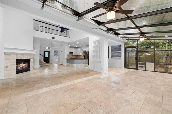 Building Photo - 2303 El Sol Dr