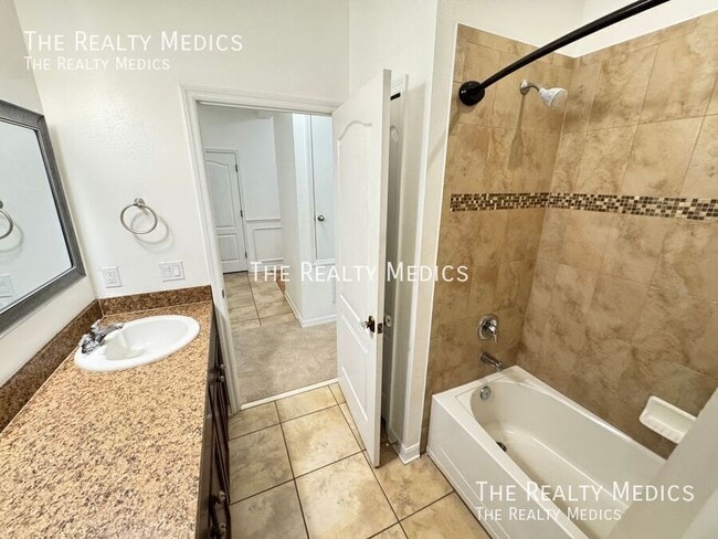 Building Photo - 308 Blue Cypress Dr