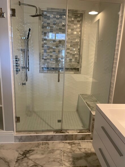 Máster bathroom - 3628 T St NW