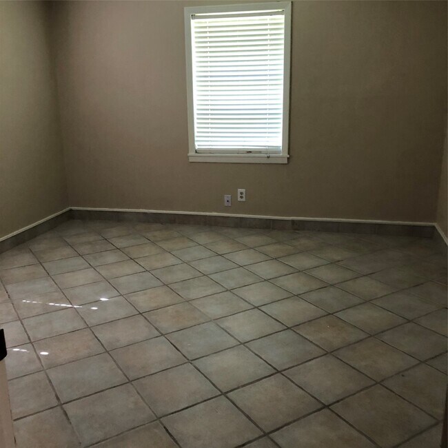 Building Photo - 13426 Conklin Ln