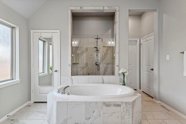 Building Photo - 23322 Amoroso St