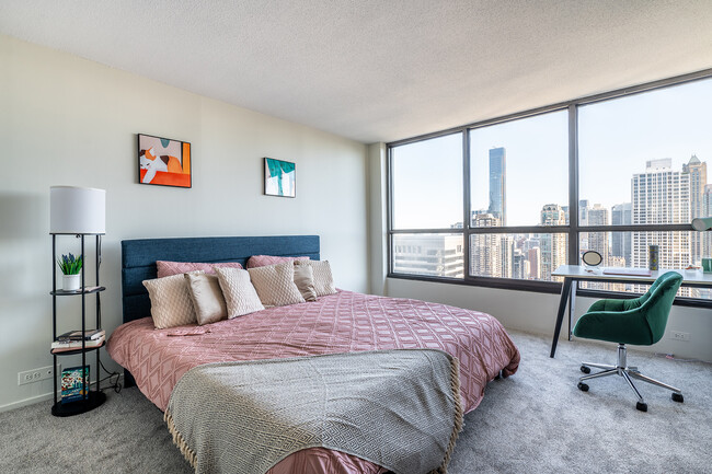 Building Photo - Amazing One Bedroom Downtown Chicago Skyri...