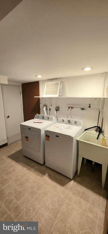 Building Photo - 12518 Fedor Pl