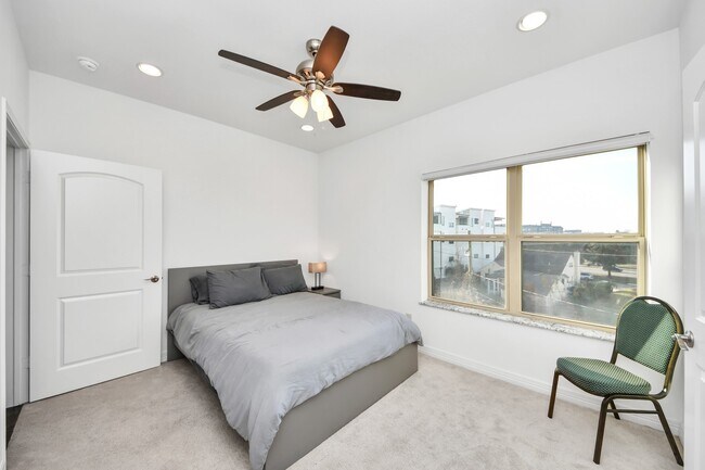 Building Photo - 146 Carson Ct