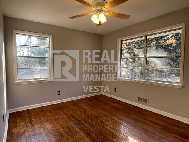 Building Photo - Four Bedroom House in Milledgeville