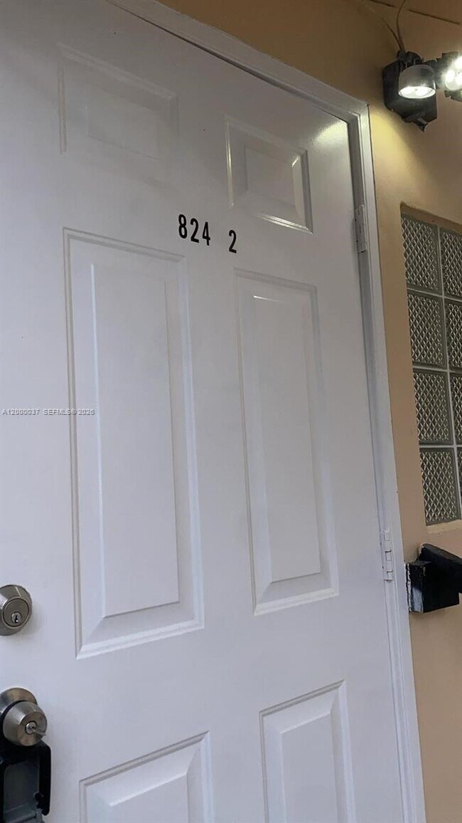 Building Photo - 824 84th St