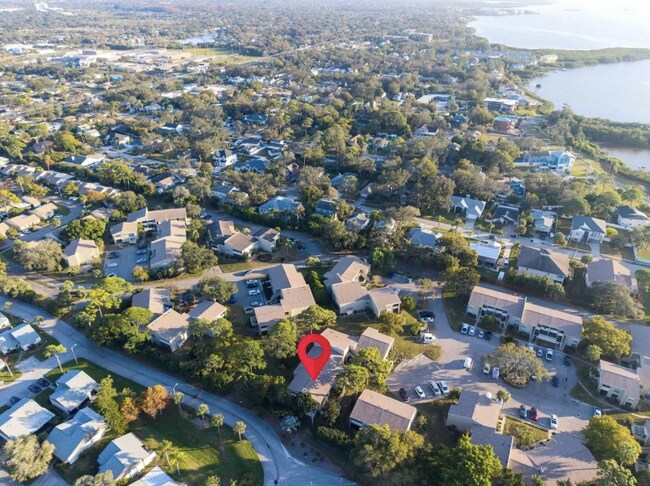 Building Photo - 616 Windrush Bay Dr