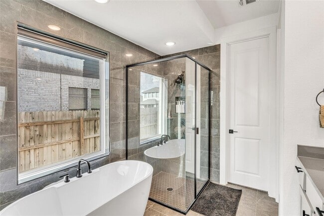 Building Photo - 516 Ahern Ct