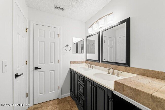 Building Photo - 11434 Wandering Pines Ln